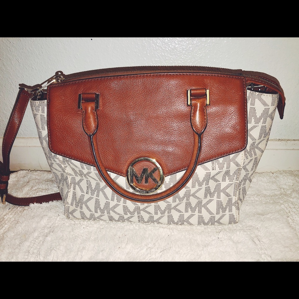 *RARE* Authentic Michael Kors Hudson Large satchel